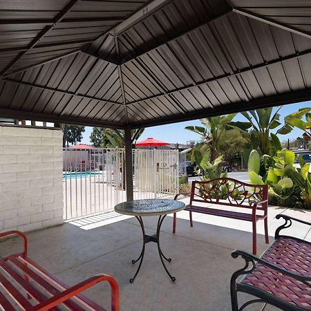 Ramada By Wyndham San Diego Poway Miramar Exterior foto
