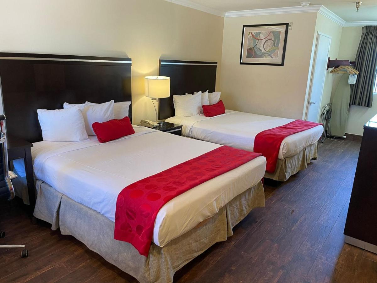 Ramada By Wyndham San Diego Poway Miramar Exterior foto