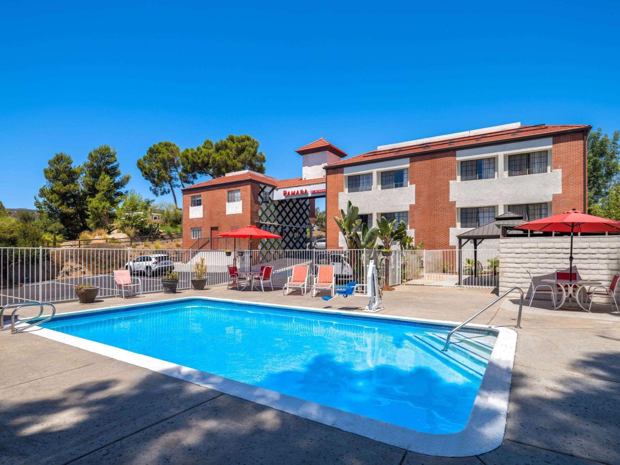 Ramada By Wyndham San Diego Poway Miramar Exterior foto